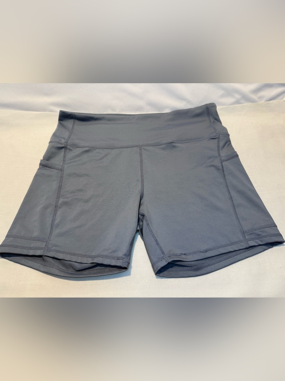 Women’s High-Waist Steel Blue Performance Shorts. Size XXL
